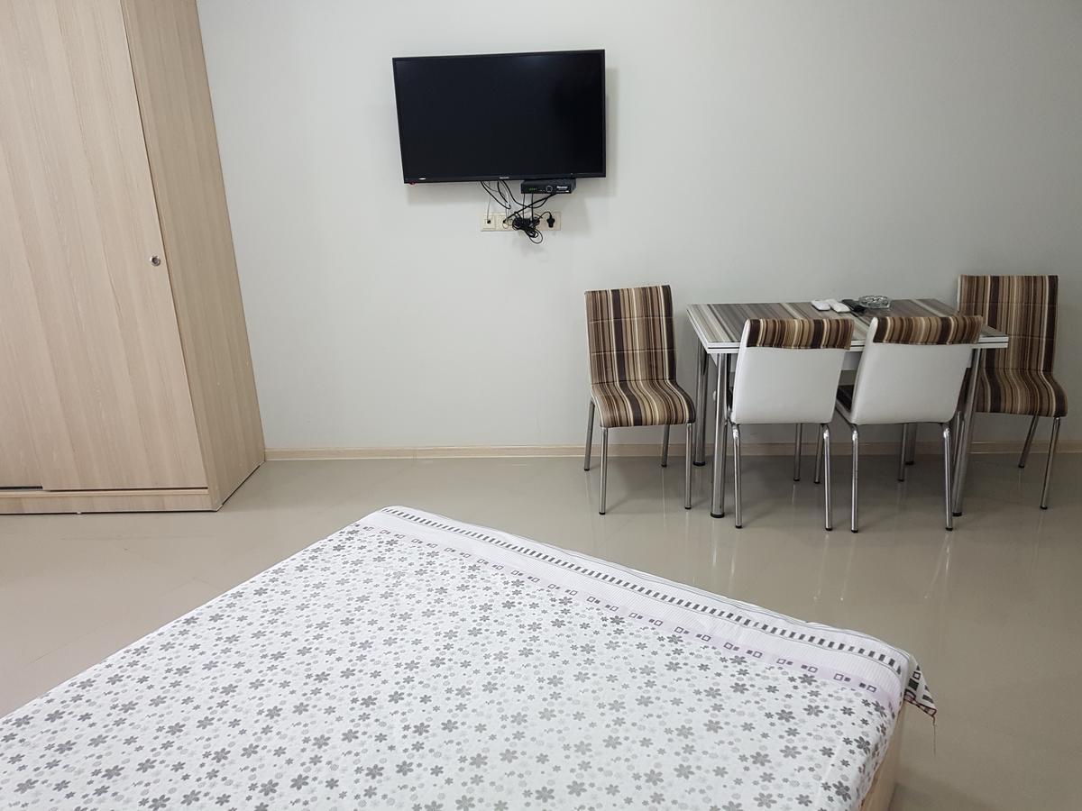Apartment In Front Of Mcdonald'S Батумі Екстер'єр фото