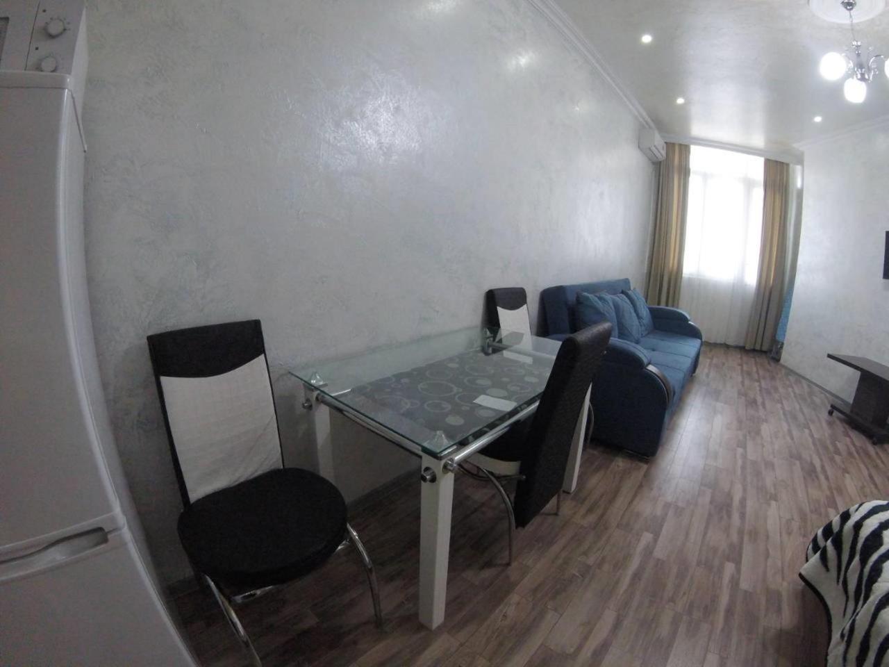 Apartment In Front Of Mcdonald'S Батумі Екстер'єр фото